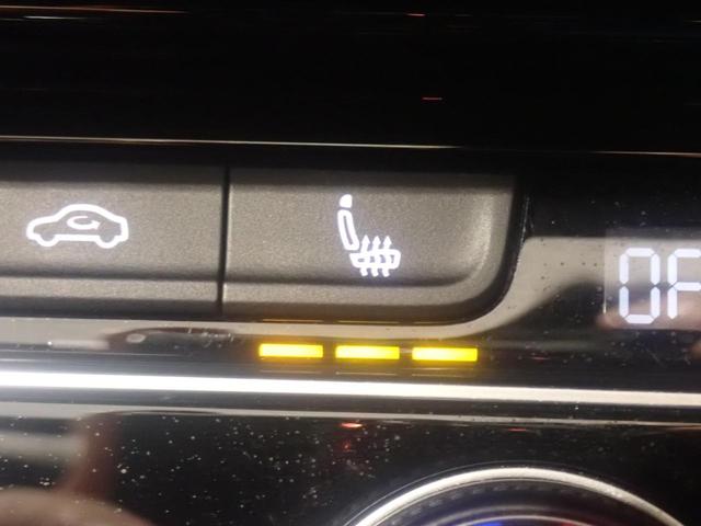 VOLKSWAGEN GOLF TOURAN TDI PREMIUM