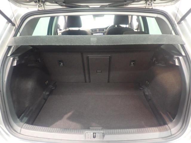 ゴルフ TDIコンフォートライン マイスター Bluetooth接続 LEDヘッド 地デジ ETC2.0 オートエアコン サイドエアバッグ パワーウィンドウ 盗難防止 ナビTV 衝突軽減B アダプティブクルーズコントロール アルミホイール 記録簿(18枚目)