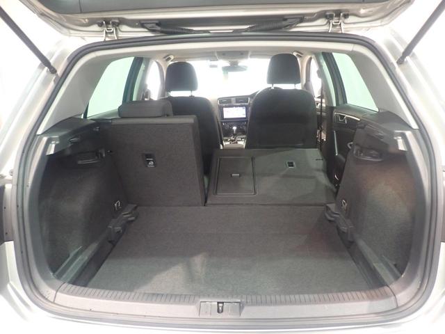 ゴルフ TDIコンフォートライン マイスター Bluetooth接続 LEDヘッド 地デジ ETC2.0 オートエアコン サイドエアバッグ パワーウィンドウ 盗難防止 ナビTV 衝突軽減B アダプティブクルーズコントロール アルミホイール 記録簿(19枚目)