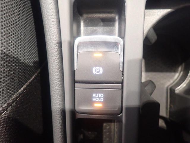 ゴルフ TDIコンフォートライン マイスター Bluetooth接続 LEDヘッド 地デジ ETC2.0 オートエアコン サイドエアバッグ パワーウィンドウ 盗難防止 ナビTV 衝突軽減B アダプティブクルーズコントロール アルミホイール 記録簿(27枚目)