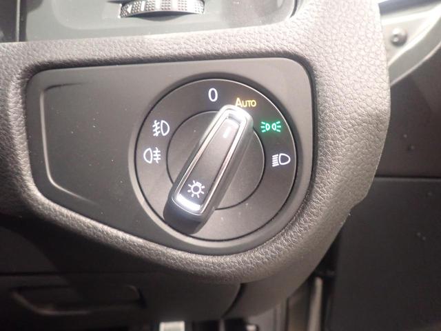 ゴルフ TDIコンフォートライン マイスター Bluetooth接続 LEDヘッド 地デジ ETC2.0 オートエアコン サイドエアバッグ パワーウィンドウ 盗難防止 ナビTV 衝突軽減B アダプティブクルーズコントロール アルミホイール 記録簿(34枚目)