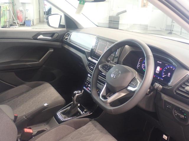 T-クロス TSI アクティブ アダプティブクルーズ デモカー LEDライト Bluetoothオーディオ スマートキー 運転席エアバック ルーフレール オートライト LKA パワーウインドー 助手席エアバッグ ETC2.0 ABS(12枚目)