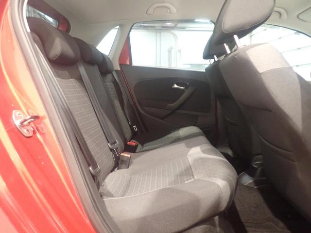 ポロ 40thエディション キーレス エアコン 地デジ ABS アルミホイール サイドエアバック Wエアバック ETC車載器 メモリーナビ 盗難防止システム(15枚目)