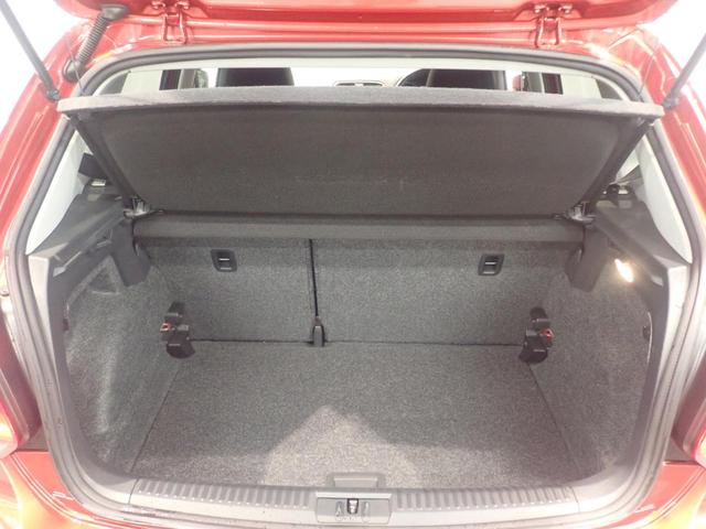 ポロ 40thエディション キーレス エアコン 地デジ ABS アルミホイール サイドエアバック Wエアバック ETC車載器 メモリーナビ 盗難防止システム(17枚目)