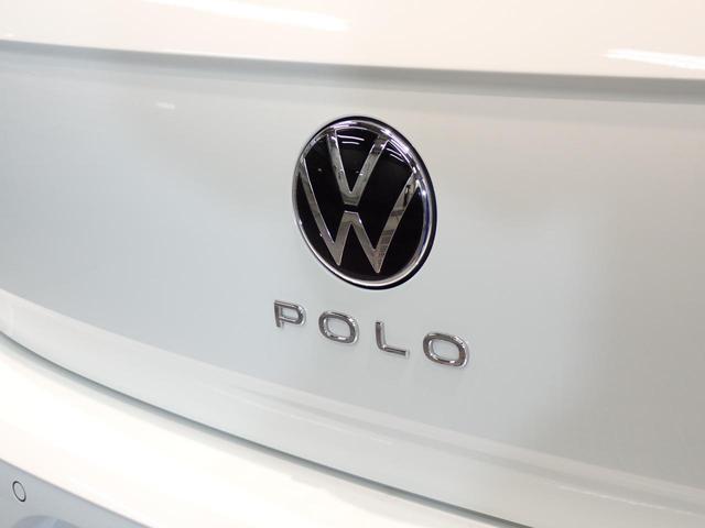 ポロ TSIコンフォートライン アダプティブクルーズコントロール オートライト LEDヘッドランプ スマートキー 電動ミラー ETC2.0 ターボ キーレスエントリー NAVI エアコン パワーステアリング エアバッグ メモリーナビ(15枚目)