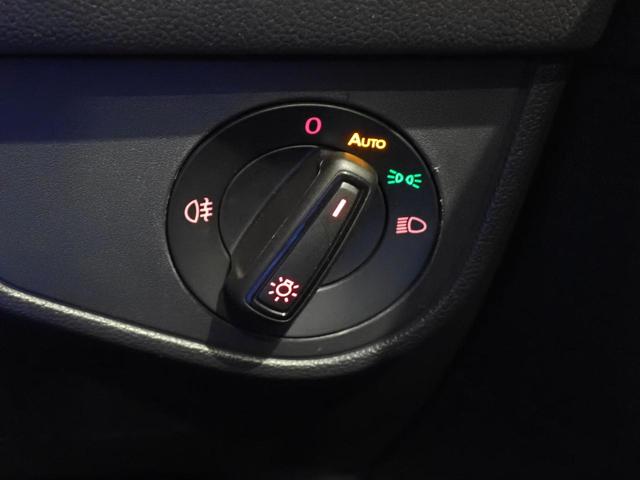 ポロ TSIコンフォートライン アダプティブクルーズコントロール オートライト LEDヘッドランプ スマートキー 電動ミラー ETC2.0 ターボ キーレスエントリー NAVI エアコン パワーステアリング エアバッグ メモリーナビ(38枚目)