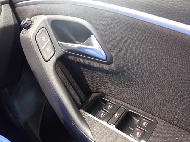 ポロ アクティブ オートエアコン 盗難防止装置 フルセグ ETC アルミホイール オートライト(25枚目)