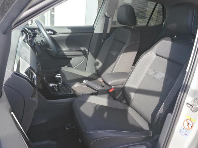 Ｔ－クロス ＴＳＩ　スタイル　Ｄｅｍｏｃａｒ　メモリーナビ　アルミホイール　アダプティブクルーズコントロール　ＥＴＣ２．０　スマートキー　盗難防止システム　横滑り防止装置　記録簿　禁煙車　エアバッグ　エアコン　パワーステアリング（16枚目）