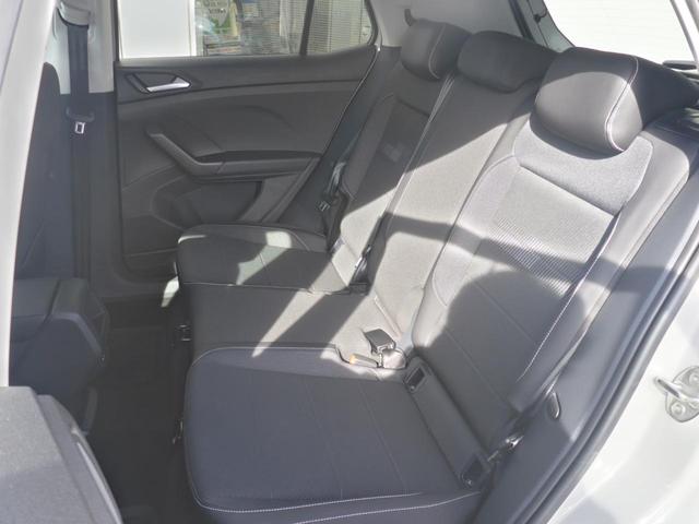 Ｔ－クロス ＴＳＩ　スタイル　Ｄｅｍｏｃａｒ　メモリーナビ　アルミホイール　アダプティブクルーズコントロール　ＥＴＣ２．０　スマートキー　盗難防止システム　横滑り防止装置　記録簿　禁煙車　エアバッグ　エアコン　パワーステアリング（19枚目）
