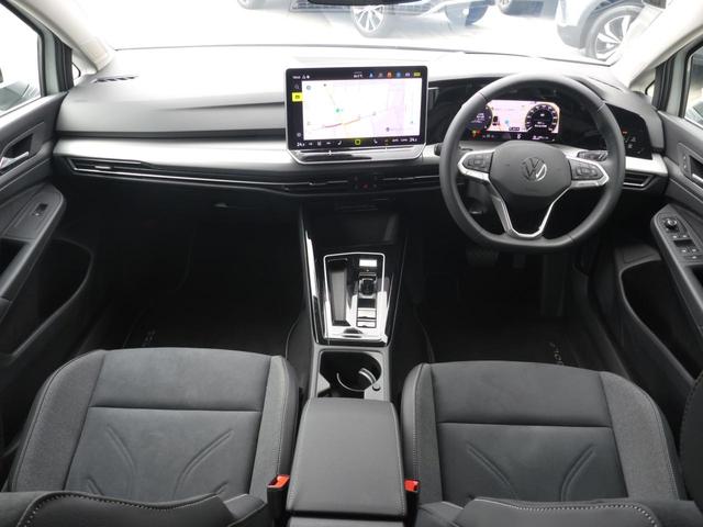 ゴルフ ＴＤＩスタイル　Ｄｅｍｏｃａｒ　ナビゲーション　追従型アダプティブクルーズ　２０００ｃｃクリーンディーゼルターボ　デジタルコックピットメーター　ＬＥＤヘッドライト　１７インチ新デザインホイール　禁煙　パークアシスト（3枚目）