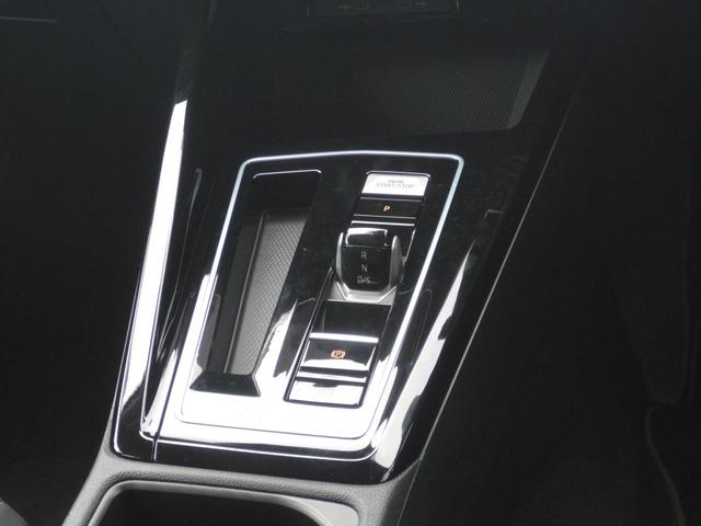 ゴルフ ＴＤＩスタイル　Ｄｅｍｏｃａｒ　ナビゲーション　追従型アダプティブクルーズ　２０００ｃｃクリーンディーゼルターボ　デジタルコックピットメーター　ＬＥＤヘッドライト　１７インチ新デザインホイール　禁煙　パークアシスト（18枚目）