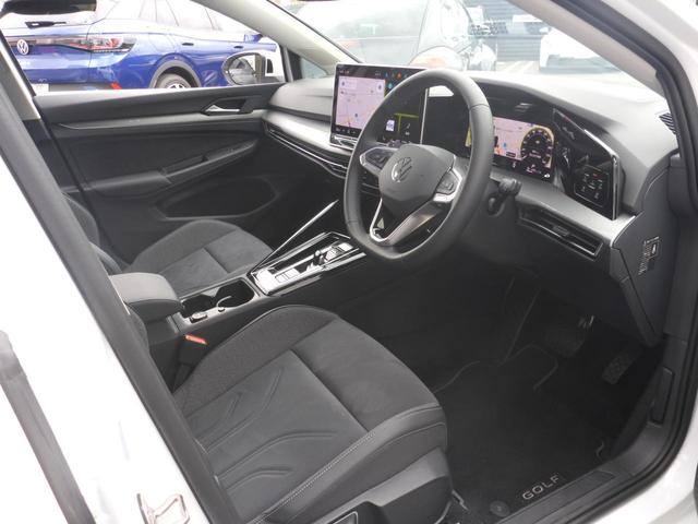 ゴルフ ＴＤＩスタイル　Ｄｅｍｏｃａｒ　ナビゲーション　追従型アダプティブクルーズ　２０００ｃｃクリーンディーゼルターボ　デジタルコックピットメーター　ＬＥＤヘッドライト　１７インチ新デザインホイール　禁煙　パークアシスト（22枚目）