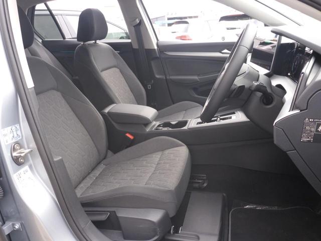 ゴルフ ｅＴＳＩアクティブ　Ｄｅｍｏｃａｒ　アダプティブクルーズコントロール　カーテンエアーバッグ　１５００ｃｃターボ　オートエアコン　保証書　１６インチホイール　ＬＥＤヘッドライト　デジタルコックピット（10枚目）