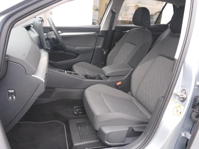 ゴルフ ｅＴＳＩアクティブ　Ｄｅｍｏｃａｒ　アダプティブクルーズコントロール　カーテンエアーバッグ　１５００ｃｃターボ　オートエアコン　保証書　１６インチホイール　ＬＥＤヘッドライト　デジタルコックピット（12枚目）
