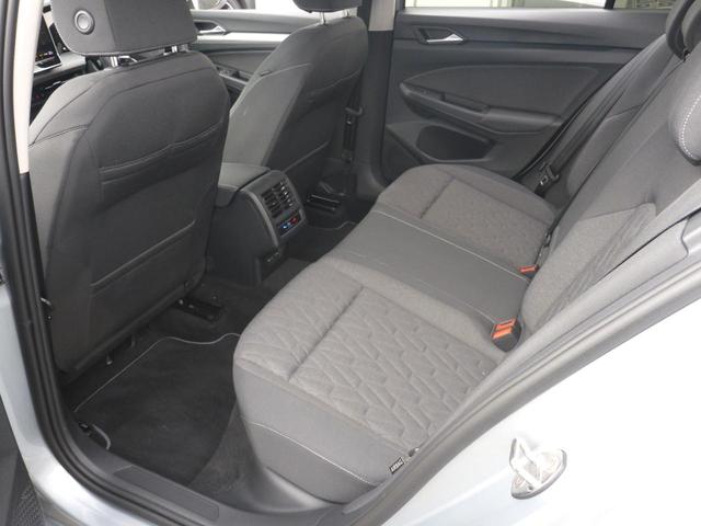 ゴルフ ｅＴＳＩアクティブ　Ｄｅｍｏｃａｒ　アダプティブクルーズコントロール　カーテンエアーバッグ　１５００ｃｃターボ　オートエアコン　保証書　１６インチホイール　ＬＥＤヘッドライト　デジタルコックピット（17枚目）