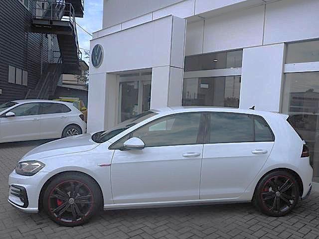 ゴルフGTI ダイナミック LEDヘッドライト ダイナミックライトアシスト デジタルメータークラスター 9.2インチディスカバープロ アダプティブシャシーコントロール ダイナミックターンインジケーター ダイナミックライトアシスト(15枚目)