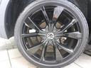 215/50 R18タイヤ ブラックスタイルは光沢のあるブラックホイールです。