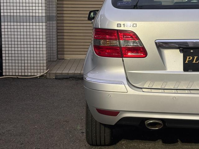 Ｂクラス Ｂ１８０　スポーツパッケージ　純正コマンドシステムナビ　１７インチアルミ　ステアシフト　ハーフレザーシート　キセノンヘッドランプ　ＥＴＣ　ミラー内蔵バックモニター　キーレス　ユピテル前後ドラレコ（66枚目）