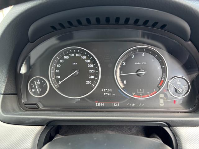 ５シリーズ ５２３ｉ　Ｍスポーツパッケージ　サンルーフ　レムス４本出しマフラー　ハーマンフロントリップ　リアカーボンディフューザー　ブラックペイント純正ＡＷ　ＩＤＲＩＶＥナビＴＶバックカメラ　ミラーＥＴＣ　コンフォートアクセスプッシュスタート（3枚目）