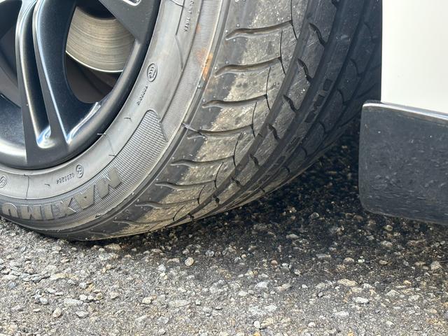 ５シリーズ ５２３ｉ　Ｍスポーツパッケージ　サンルーフ　レムス４本出しマフラー　ハーマンフロントリップ　リアカーボンディフューザー　ブラックペイント純正ＡＷ　ＩＤＲＩＶＥナビＴＶバックカメラ　ミラーＥＴＣ　コンフォートアクセスプッシュスタート（23枚目）