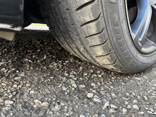 ５シリーズ ５２３ｉ　Ｍスポーツパッケージ　サンルーフ　レムス４本出しマフラー　ハーマンフロントリップ　リアカーボンディフューザー　ブラックペイント純正ＡＷ　ＩＤＲＩＶＥナビＴＶバックカメラ　ミラーＥＴＣ　コンフォートアクセスプッシュスタート（27枚目）