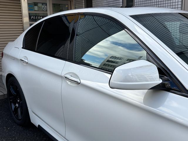 ５シリーズ ５２３ｉ　Ｍスポーツパッケージ　サンルーフ　レムス４本出しマフラー　ハーマンフロントリップ　リアカーボンディフューザー　ブラックペイント純正ＡＷ　ＩＤＲＩＶＥナビＴＶバックカメラ　ミラーＥＴＣ　コンフォートアクセスプッシュスタート（34枚目）