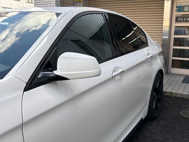 ５シリーズ ５２３ｉ　Ｍスポーツパッケージ　サンルーフ　レムス４本出しマフラー　ハーマンフロントリップ　リアカーボンディフューザー　ブラックペイント純正ＡＷ　ＩＤＲＩＶＥナビＴＶバックカメラ　ミラーＥＴＣ　コンフォートアクセスプッシュスタート（35枚目）