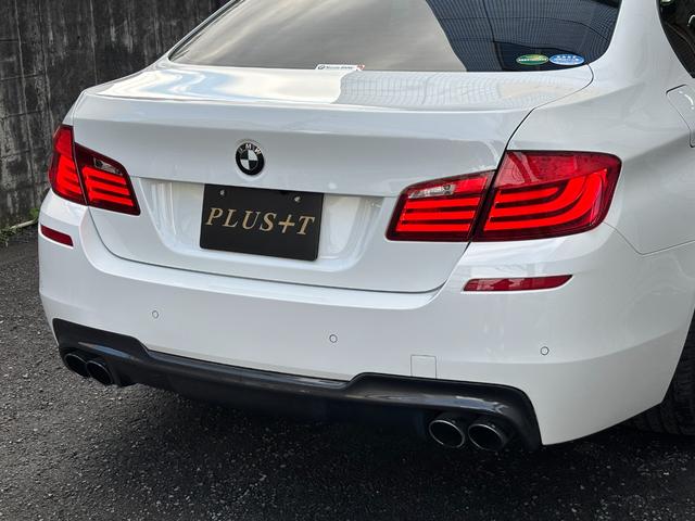 ５シリーズ ５２３ｉ　Ｍスポーツパッケージ　サンルーフ　レムス４本出しマフラー　ハーマンフロントリップ　リアカーボンディフューザー　ブラックペイント純正ＡＷ　ＩＤＲＩＶＥナビＴＶバックカメラ　ミラーＥＴＣ　コンフォートアクセスプッシュスタート（44枚目）