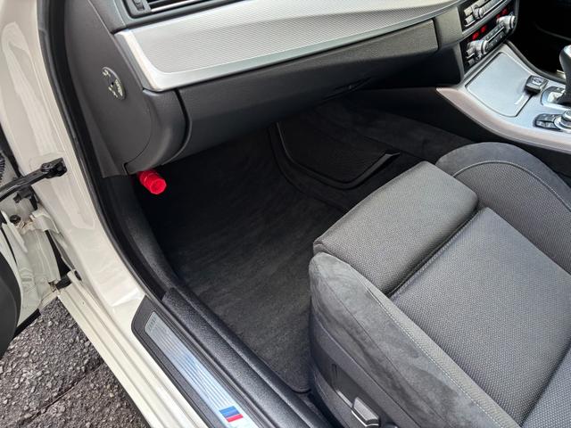 ５シリーズ ５２３ｉ　Ｍスポーツパッケージ　サンルーフ　レムス４本出しマフラー　ハーマンフロントリップ　リアカーボンディフューザー　ブラックペイント純正ＡＷ　ＩＤＲＩＶＥナビＴＶバックカメラ　ミラーＥＴＣ　コンフォートアクセスプッシュスタート（68枚目）