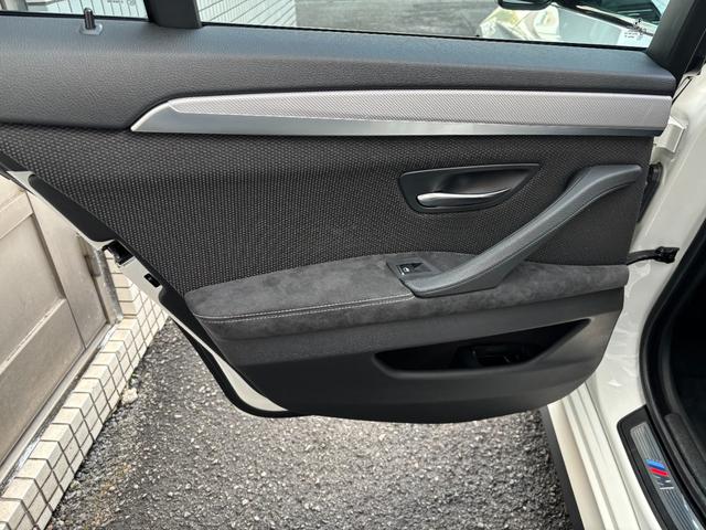 ５シリーズ ５２３ｉ　Ｍスポーツパッケージ　サンルーフ　レムス４本出しマフラー　ハーマンフロントリップ　リアカーボンディフューザー　ブラックペイント純正ＡＷ　ＩＤＲＩＶＥナビＴＶバックカメラ　ミラーＥＴＣ　コンフォートアクセスプッシュスタート（69枚目）