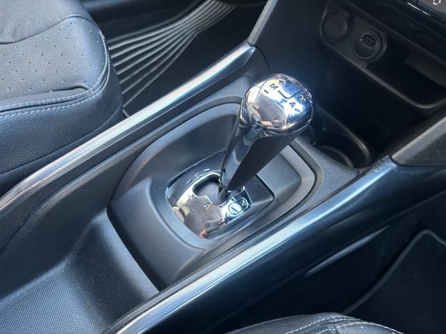マニュアル操作可能な５速ＥＴＧ（エフィシェント・トロニック・ギアボックス）ステアリングパドルスイッチでの操作も可能です。