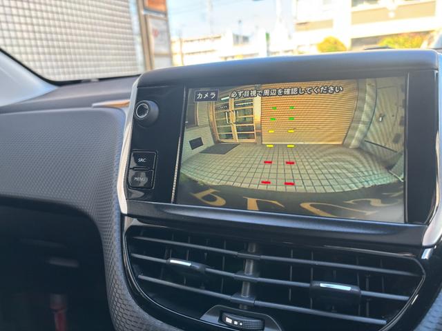 後退時にありがたいバックカメラ付き