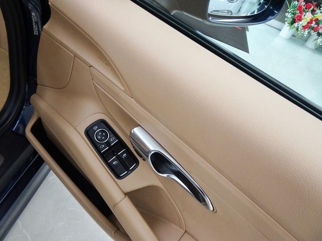 ベースグレード 右ハンドル ワンオーナー車 正規ディーラー車 PDLS PSM 電動格納ミラー シートヒーター デュアルエグゾーストマフラーエンド ナビ テレビ CD バックカメラ ETC キーレスキー2本(62枚目)