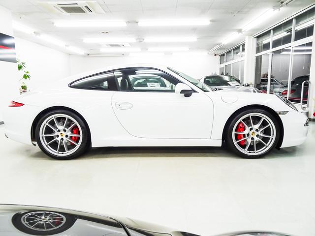 ９１１ ９１１カレラＳ　スポーツクロノパッケージ　スポーツエグゾースト　エントリードライブ　ＢＯＳＥサウンド　シートヒーター　２０インチホイール　レッドブレーキキャリパー　カラークレスト　パークセンサー　バックカメラ　ナビ（20枚目）