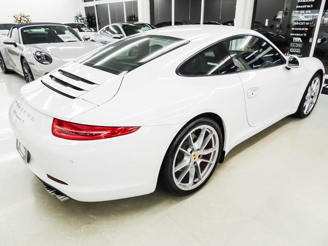 ９１１ ９１１カレラＳ　スポーツクロノパッケージ　スポーツエグゾースト　エントリードライブ　ＢＯＳＥサウンド　シートヒーター　２０インチホイール　レッドブレーキキャリパー　カラークレスト　パークセンサー　バックカメラ　ナビ（24枚目）