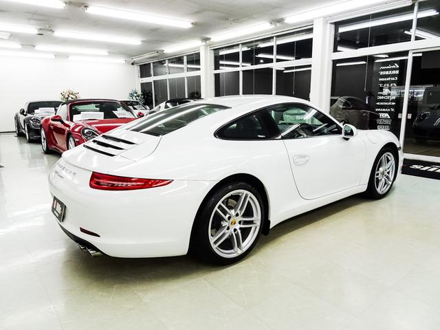 ９１１カレラ　スポーツクロノパッケージ　スポーツエグゾースト　シートヒーター　電動格納ドアミラー　カラークレスト　ナビ　テレビ　ＣＤ　ブルートゥース　バックカメラ　ＥＴＣ　ドライブレコーダー　レーダー探知機(2枚目)