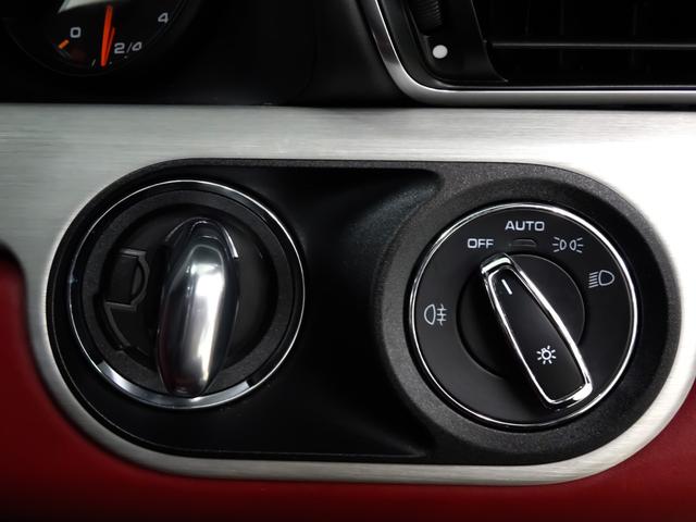 ９１１ ９１１タルガ４Ｓ　スポーツクロノパッケージ　ＬＥＤヘッドライト　２０インチクラシックホイール　レザーインテリア　１８ＷＡＹパワーシート　シートヒーター　シートベンチレーション　ＢＯＳＥ　電動格納ミラー　テレビチューナー（8枚目）