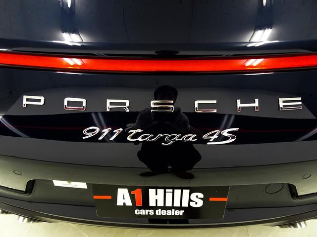 ９１１ ９１１タルガ４Ｓ　スポーツクロノパッケージ　ＬＥＤヘッドライト　２０インチクラシックホイール　レザーインテリア　１８ＷＡＹパワーシート　シートヒーター　シートベンチレーション　ＢＯＳＥ　電動格納ミラー　テレビチューナー（35枚目）