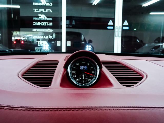 911 911カレラS スポーツクロノパッケージ スポーツエグゾースト レザーインテリア 14WAYパワーシート シートヒーター 電動格納ドアミラー パークセンサー マルチファンクション付ステアリング ステアリングヒーター(8枚目)