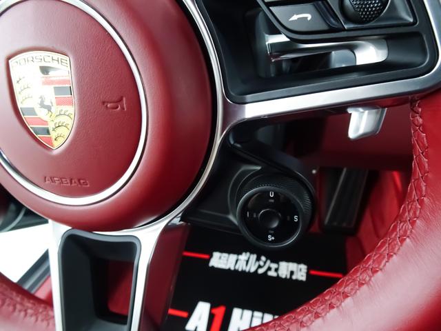 911 911カレラS スポーツクロノパッケージ スポーツエグゾースト レザーインテリア 14WAYパワーシート シートヒーター 電動格納ドアミラー パークセンサー マルチファンクション付ステアリング ステアリングヒーター(13枚目)