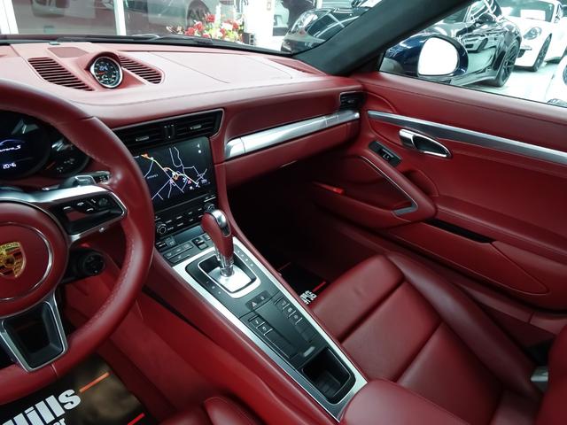 911 911カレラS スポーツクロノパッケージ スポーツエグゾースト レザーインテリア 14WAYパワーシート シートヒーター 電動格納ドアミラー パークセンサー マルチファンクション付ステアリング ステアリングヒーター(54枚目)