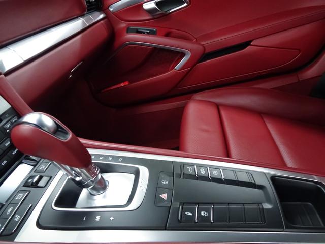 911 911カレラS スポーツクロノパッケージ スポーツエグゾースト レザーインテリア 14WAYパワーシート シートヒーター 電動格納ドアミラー パークセンサー マルチファンクション付ステアリング ステアリングヒーター(68枚目)