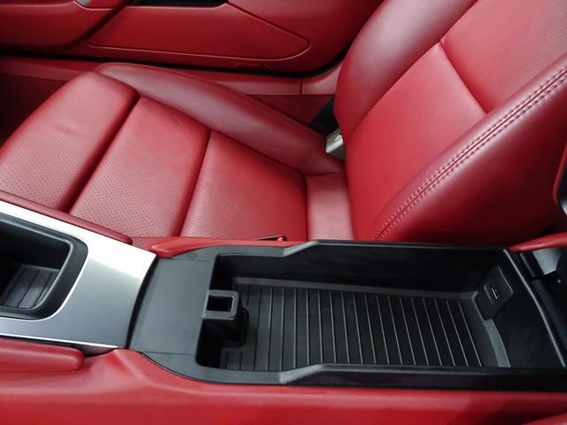 911 911カレラS スポーツクロノパッケージ スポーツエグゾースト レザーインテリア 14WAYパワーシート シートヒーター 電動格納ドアミラー パークセンサー マルチファンクション付ステアリング ステアリングヒーター(70枚目)