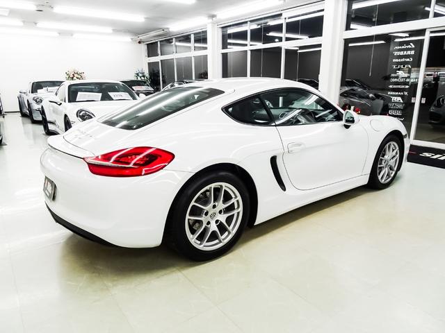 ケイマン ベースグレード パドルシフト シートヒーター PDLS付きHIDヘッドライト 電動格納ドアミラー 純正スポーツステアリング 18インチホイール バックカメラ ナビ テレビ CD ETC ピレリP ZERO(2枚目)