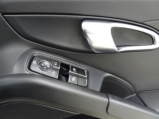 ケイマン ベースグレード パドルシフト シートヒーター PDLS付きHIDヘッドライト 電動格納ドアミラー 純正スポーツステアリング 18インチホイール バックカメラ ナビ テレビ CD ETC ピレリP ZERO(9枚目)