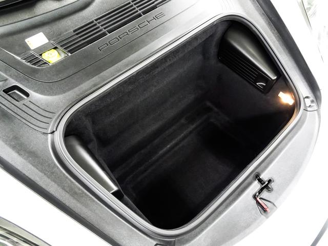 ケイマン ベースグレード パドルシフト シートヒーター PDLS付きHIDヘッドライト 電動格納ドアミラー 純正スポーツステアリング 18インチホイール バックカメラ ナビ テレビ CD ETC ピレリP ZERO(18枚目)