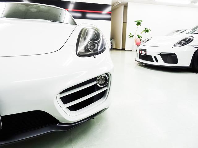 ケイマン ベースグレード パドルシフト シートヒーター PDLS付きHIDヘッドライト 電動格納ドアミラー 純正スポーツステアリング 18インチホイール バックカメラ ナビ テレビ CD ETC ピレリP ZERO(40枚目)