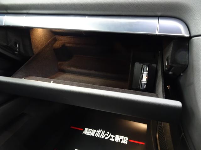 ケイマン ベースグレード パドルシフト シートヒーター PDLS付きHIDヘッドライト 電動格納ドアミラー 純正スポーツステアリング 18インチホイール バックカメラ ナビ テレビ CD ETC ピレリP ZERO(59枚目)