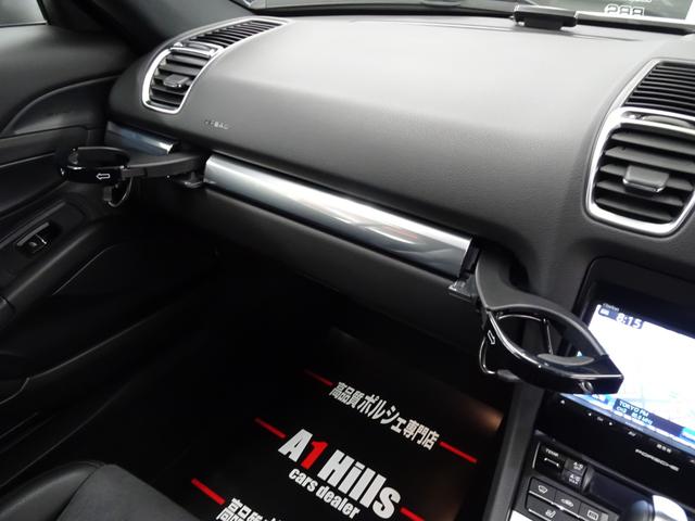 ケイマン ベースグレード パドルシフト シートヒーター PDLS付きHIDヘッドライト 電動格納ドアミラー 純正スポーツステアリング 18インチホイール バックカメラ ナビ テレビ CD ETC ピレリP ZERO(61枚目)