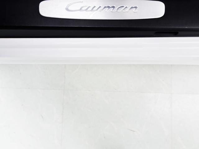 ケイマン ベースグレード パドルシフト シートヒーター PDLS付きHIDヘッドライト 電動格納ドアミラー 純正スポーツステアリング 18インチホイール バックカメラ ナビ テレビ CD ETC ピレリP ZERO(70枚目)